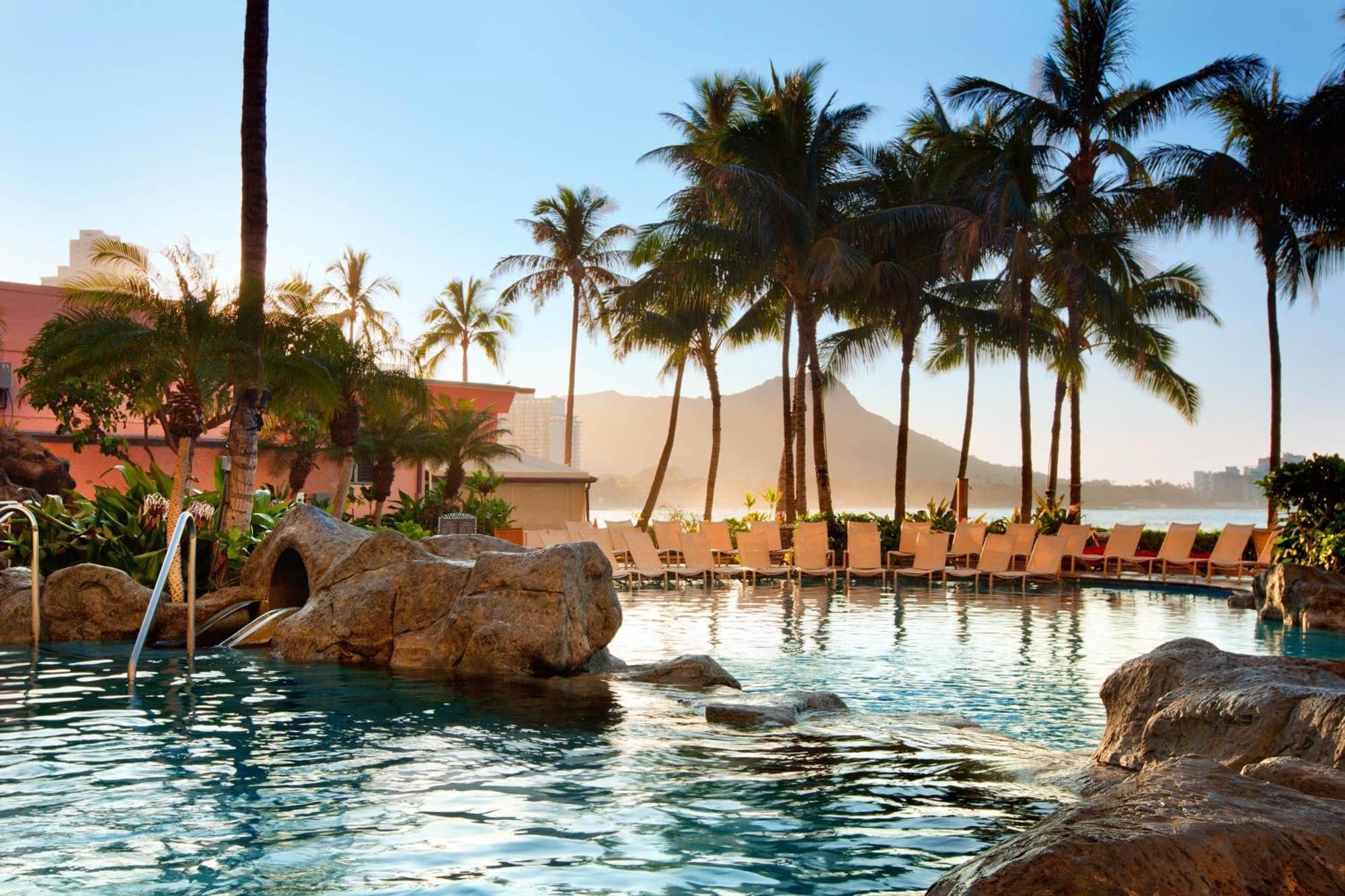 הונולולו The Royal Hawaiian, A Luxury Collection Resort, Waikiki מראה חיצוני תמונה