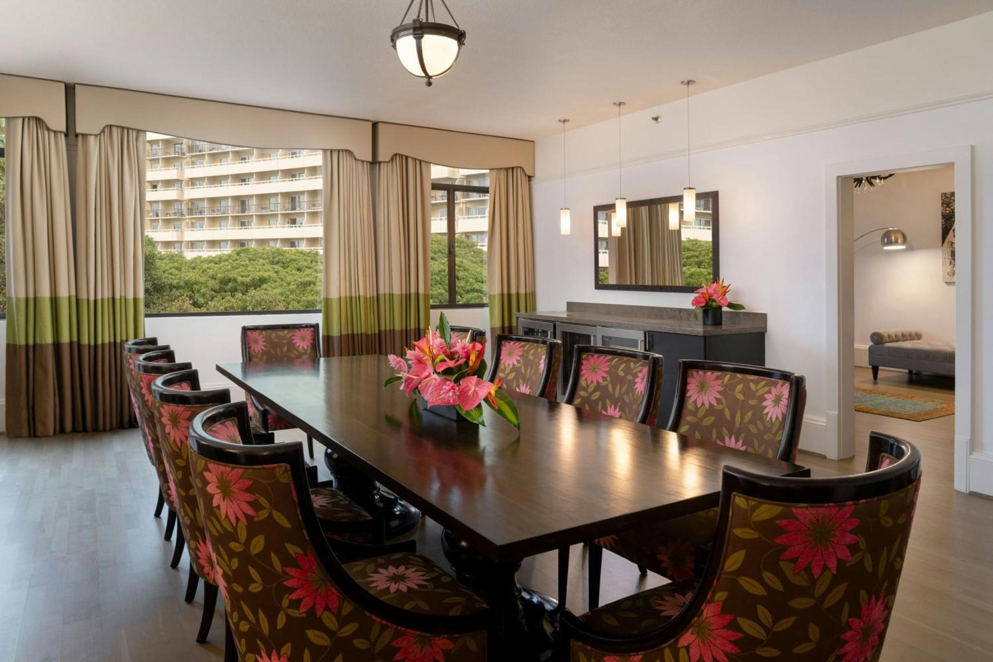 הונולולו The Royal Hawaiian, A Luxury Collection Resort, Waikiki מראה חיצוני תמונה